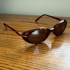 Vintage 90’s Maui Jim Tortoiseshell Oval Women's Sunglasses - Brown Lenses